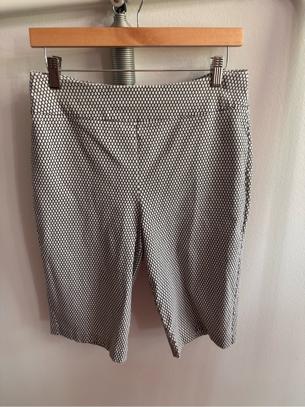 Women’s Chicos Geo-Print Black & White Stretch Shorts 30 Waist